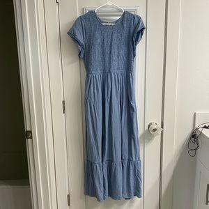 Dusty blue, midi length, smocked top dress with pockets! Size Large